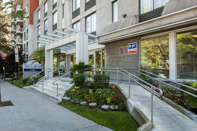 hotel_entrance.jpg